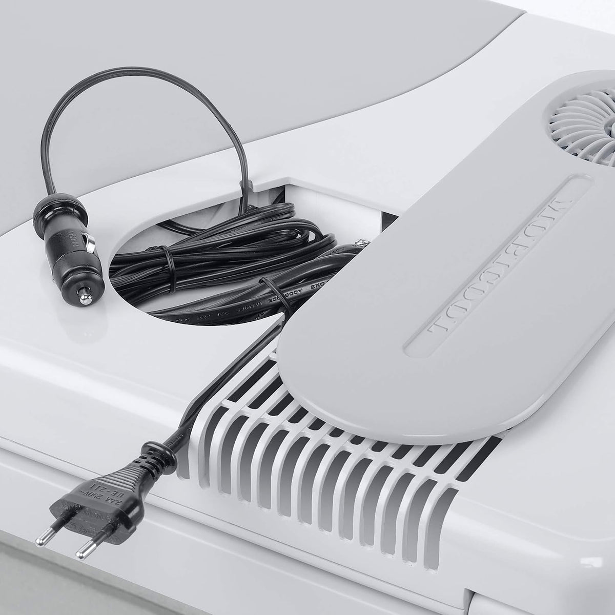 Mobicool Q40 AC/DC – przenośna lodówka termoelektryczna, aluminiowa, 39 litrów, 12 V i 230 V, do samochodów osobowych, ciężarowych i gniazdka, aluminiowa obudowa