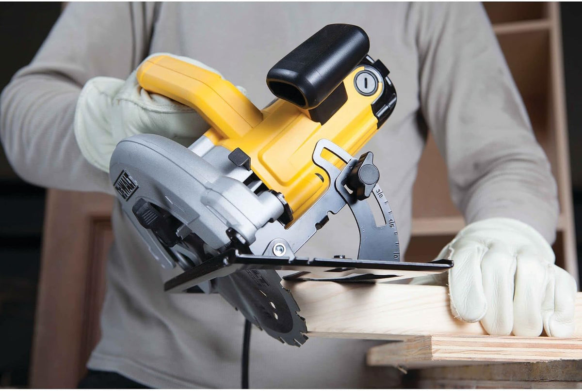 DeWalt DWE560-QS ręczna pilarka tarczowa 65 mm 1350 W, W, 230 V