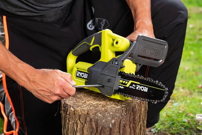Ryobi Kompaktowa Piła Łańcuchowa 18V RY18CS20A-125, Prowadnica 20 cm, Prędkość 4.6 m/s, Wydajność Cięcia 15 cm, Ręczne Napinanie Łańcucha, Zestaw Zawiera Akumulator 2.5 Ah i Ładowarkę