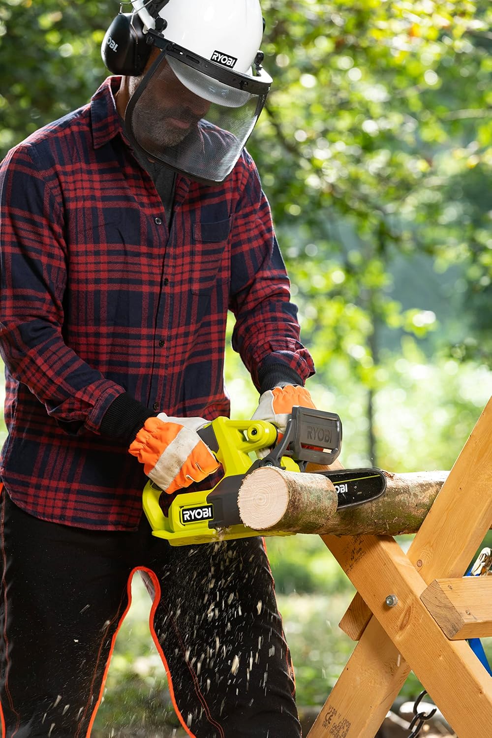 Ryobi Kompaktowa Piła Łańcuchowa 18V RY18CS20A-125, Prowadnica 20 cm, Prędkość 4.6 m/s, Wydajność Cięcia 15 cm, Ręczne Napinanie Łańcucha, Zestaw Zawiera Akumulator 2.5 Ah i Ładowarkę