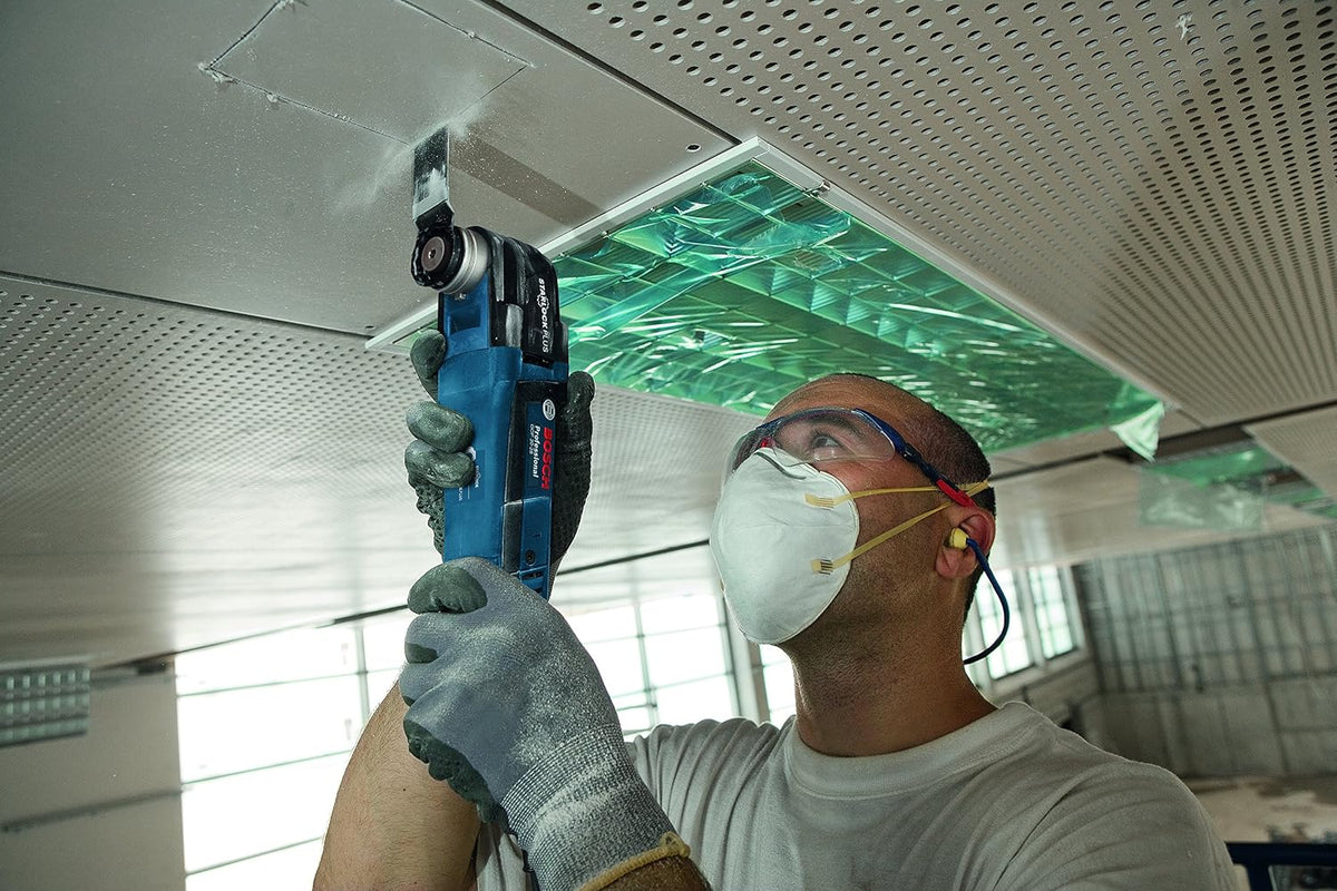 Bosch Professional: narzędzie wielofunkcyjne Multi-Cutter GOP 30-28 (300 W, uchwyt narzędziowy Starlock, klucz sześciokątny, brzeszczoty i płyta szlifierska delta, walizka L-BOXX)